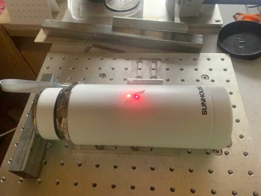 DỊCH VỤ KHẮC BÌNH NƯỚC BẰNG MÁY LASER