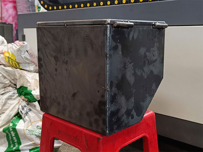 THÙNG ĐỒ NGHỀ XE MÁY CÀY