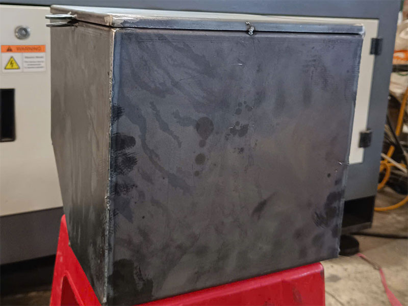 THÙNG ĐỒ NGHỀ XE MÁY CÀY